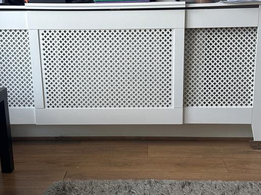  — Radiator cover
