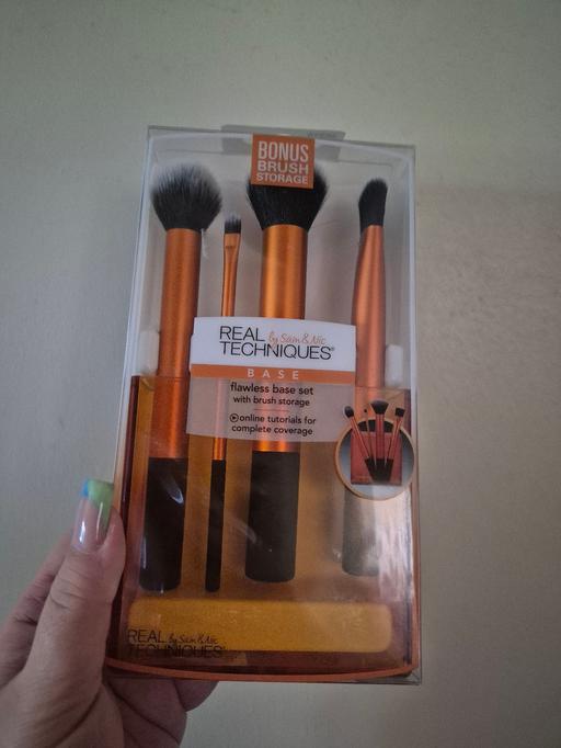  — new Real Techniques Makeup Brush Set