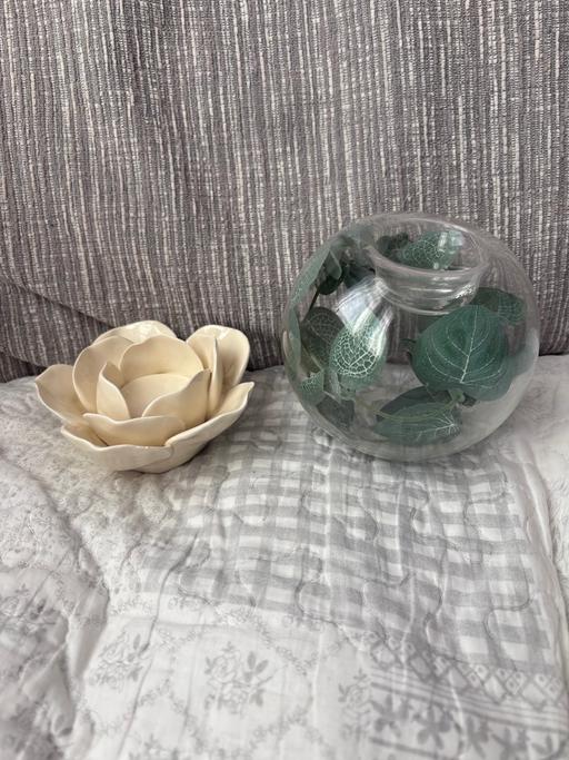  — 2 tea light holders
