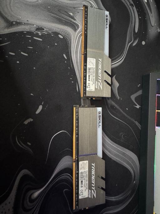  — G.SKILL TRIDENT Z RGB 16 GB RAM 2400MHZ