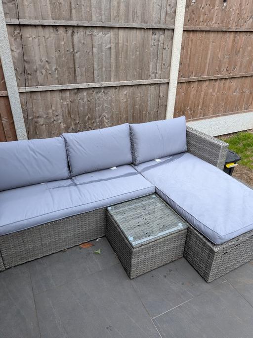  — Garden Set