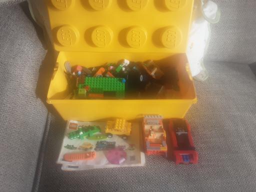  — Lego box with random lego