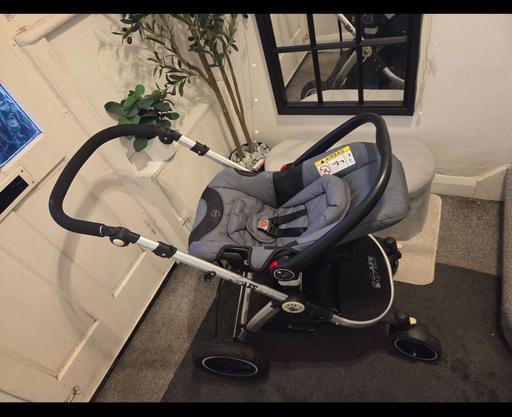  — Pushchair