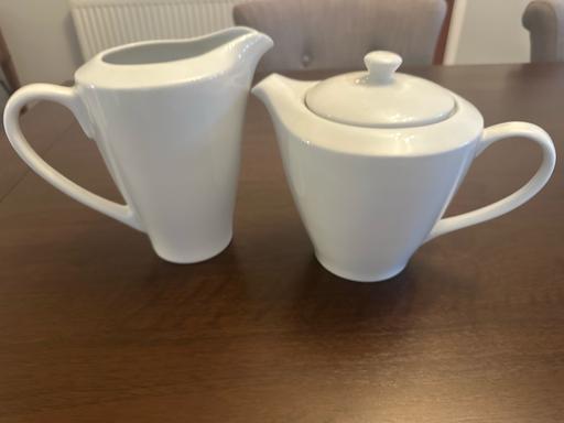  — Tea pot