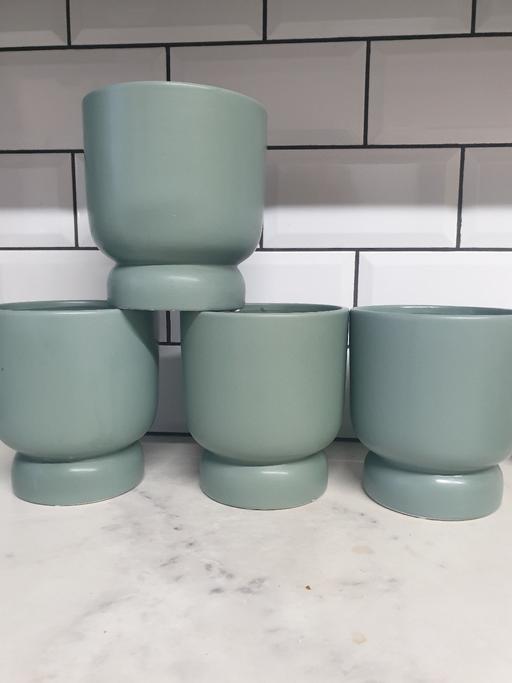  — 4 x Grey plant pots 6in high