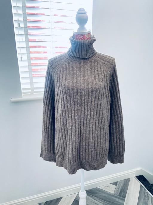  — (12/14) H&M jumper