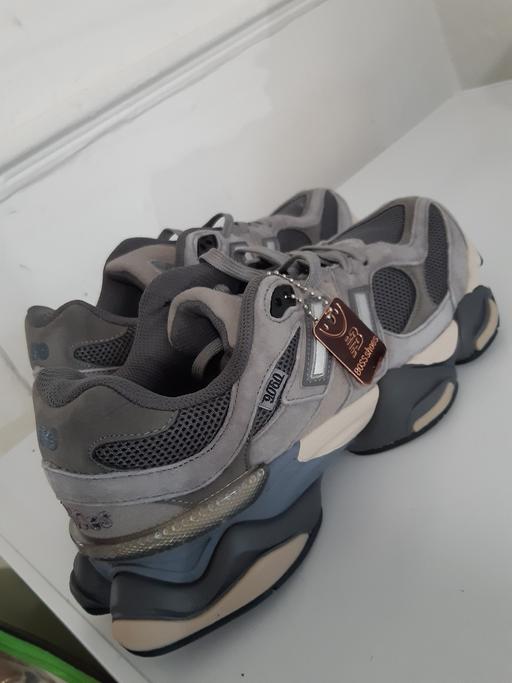 — new balance sneakers