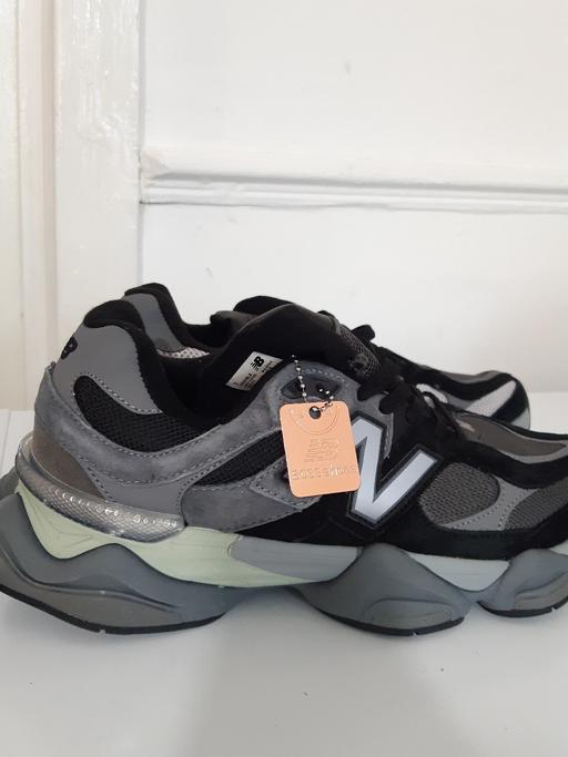  — new balance sneakers