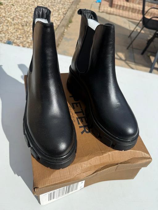 — Natural leather autumn ankle boots