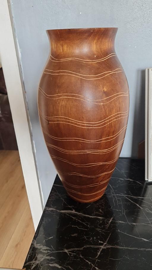  — wooden vase