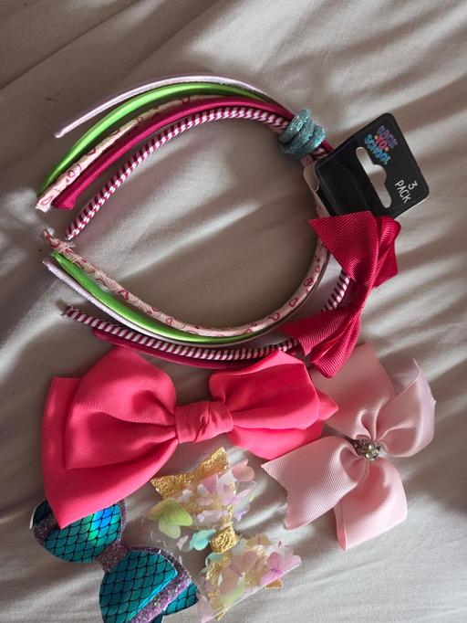  — hair accessories