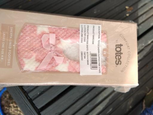  — ladies tote sherpa. slippers pink