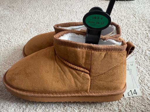  — Ladies slippers (few sizes)
