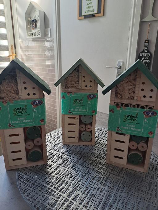 — 3x insect houses new