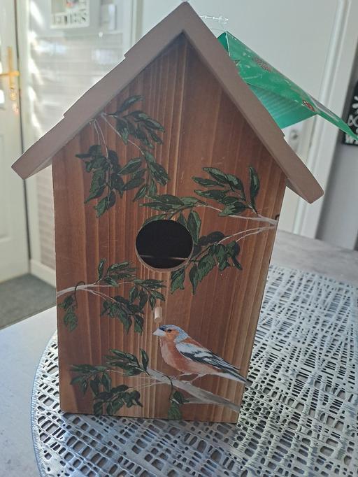  — picture  bird house