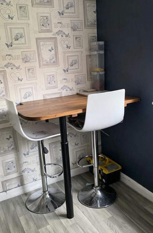  — breakfast table and 2 chairs