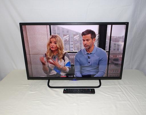  — Technika 32 inch LCD TV Built-in Freeview
