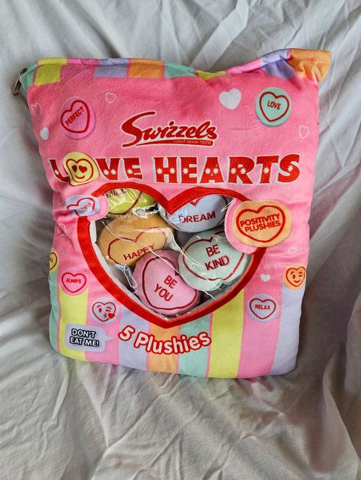  — Swizzler Love Hearts Pillow