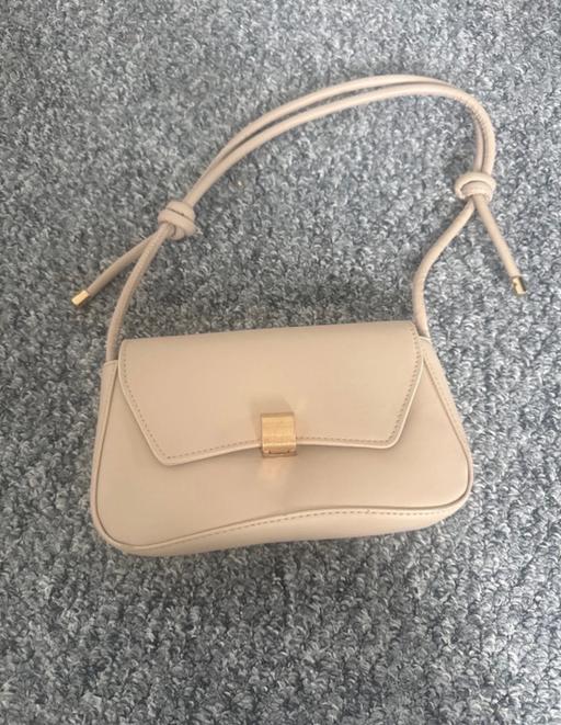  — Handbag bundle