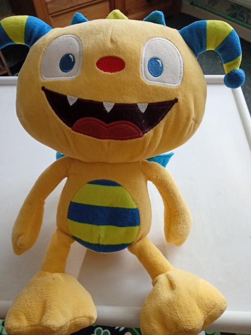  — 16" Disney TALKING MONSTER