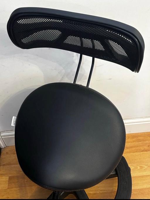  — ergonomic kneeling chair