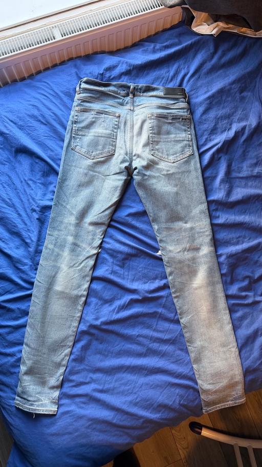  — Amiri jeans
