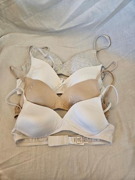  — 34AA Bras x4