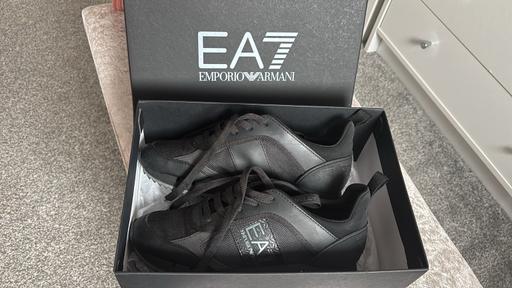  — Trainers EA7
