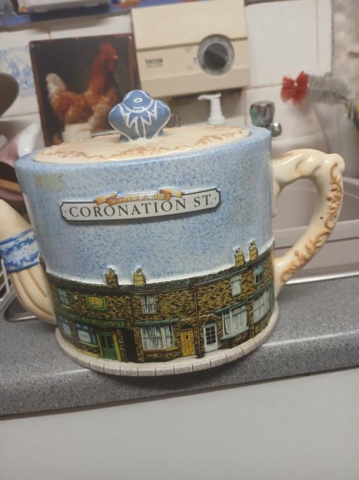  — coronation tea pot