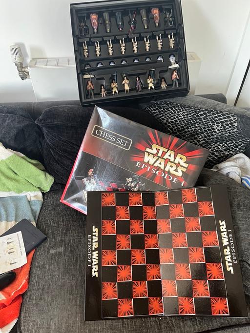  — Chess set Star Wars