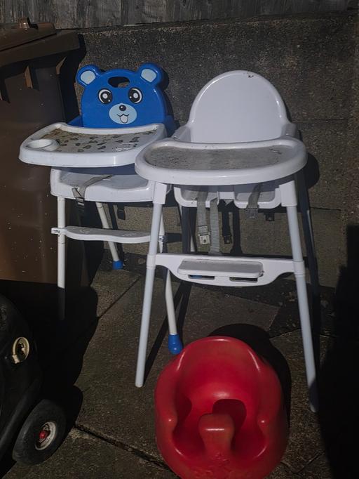  — x1 high chairs and a red bumbo chair
