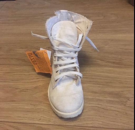  — River Island Boots White Size 4 Only £30