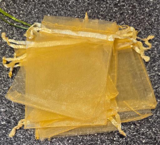  — 10 X GOLD VOILE BAGS