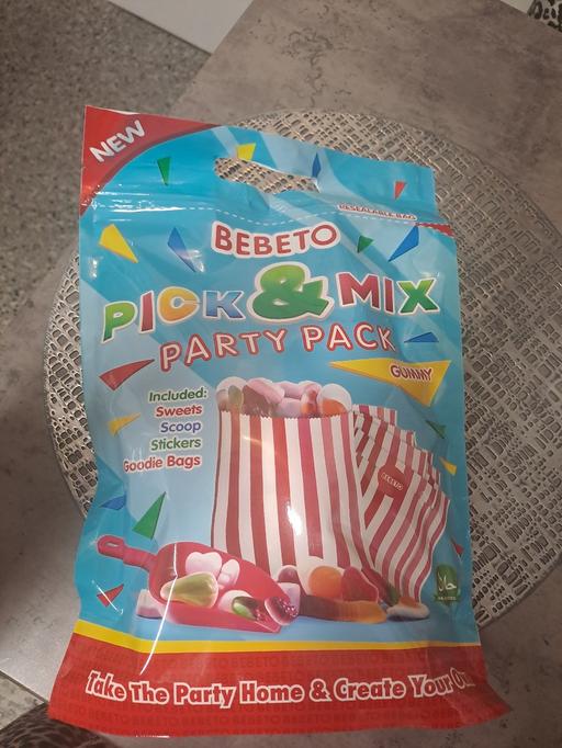  — 1 large pick & mix