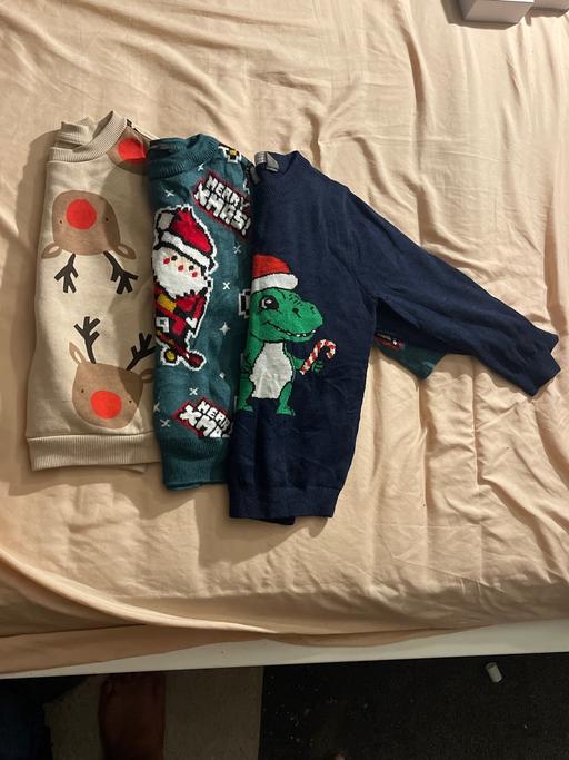  — Christmas jumper x3
