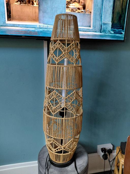  — floor lamp