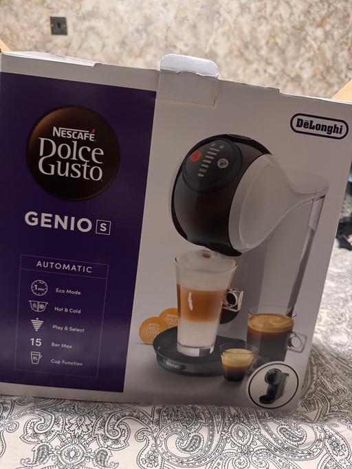  — Nescafé coffee machine - with pods