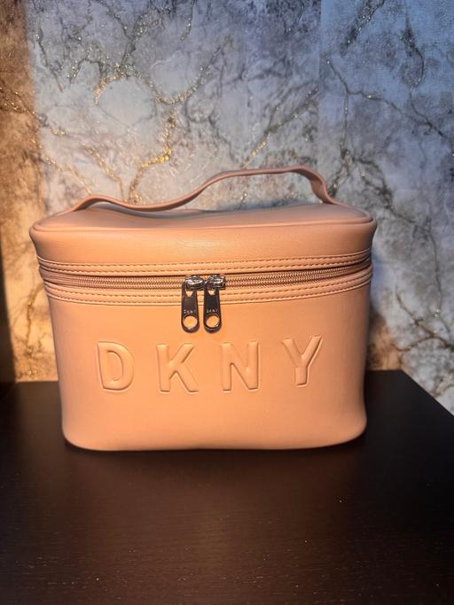  — DKNY Makeup bag
