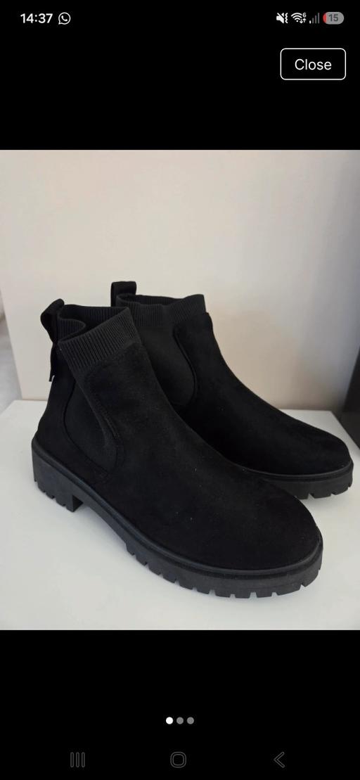  — Women's boots