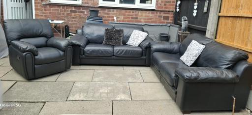  — Black Leather Sofas..2+2+1