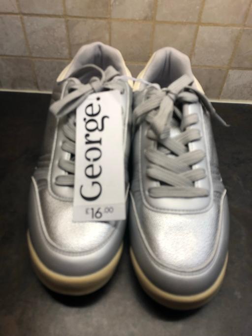  — Ladies Silver Metallic Trainers New
