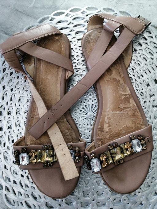  — ladies size *6*