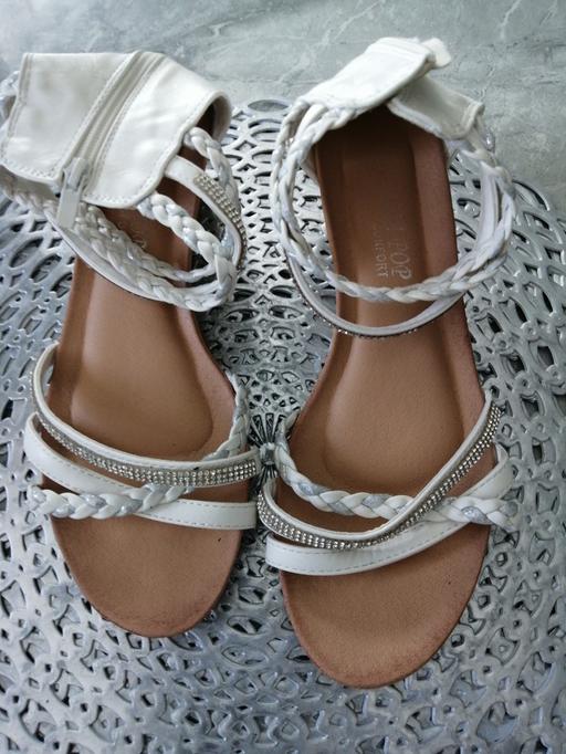  — ladies size *7*