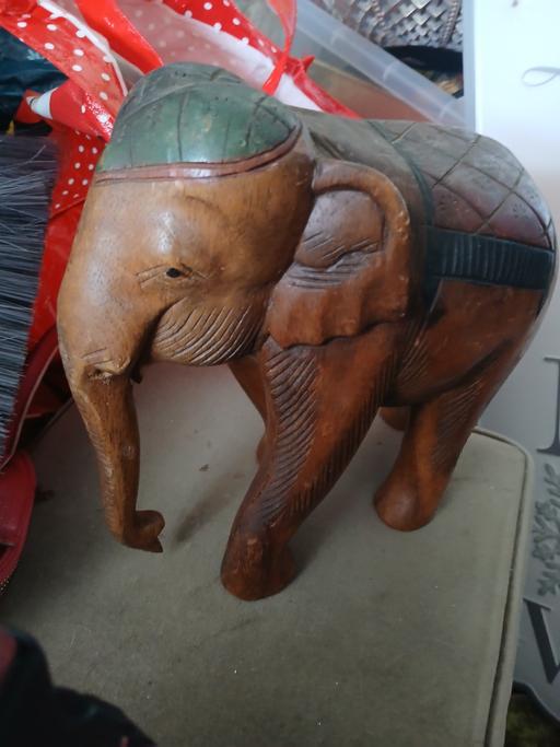  — wooden heavy elephant
