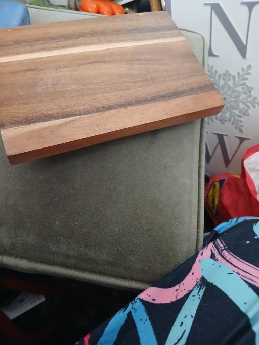  — heavy wooden stand
