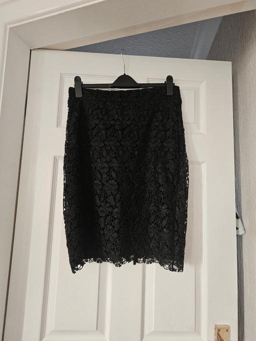  — Papaya lace skirt, size 12..NEW