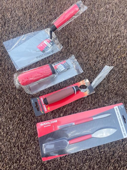  — trowel set