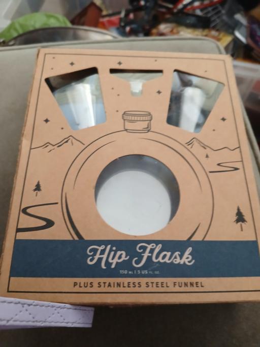  — hip flask and 2 stainless steel funnel