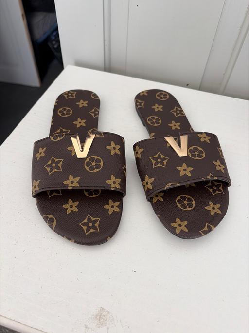  — Ladies slipons