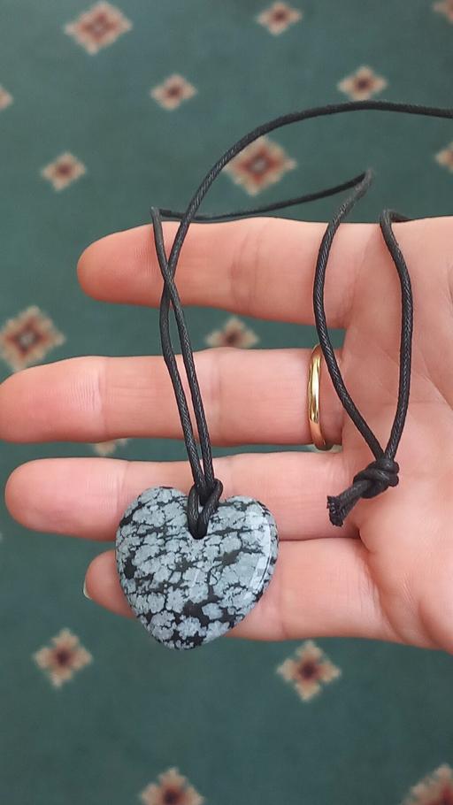  — necklace-gemstone